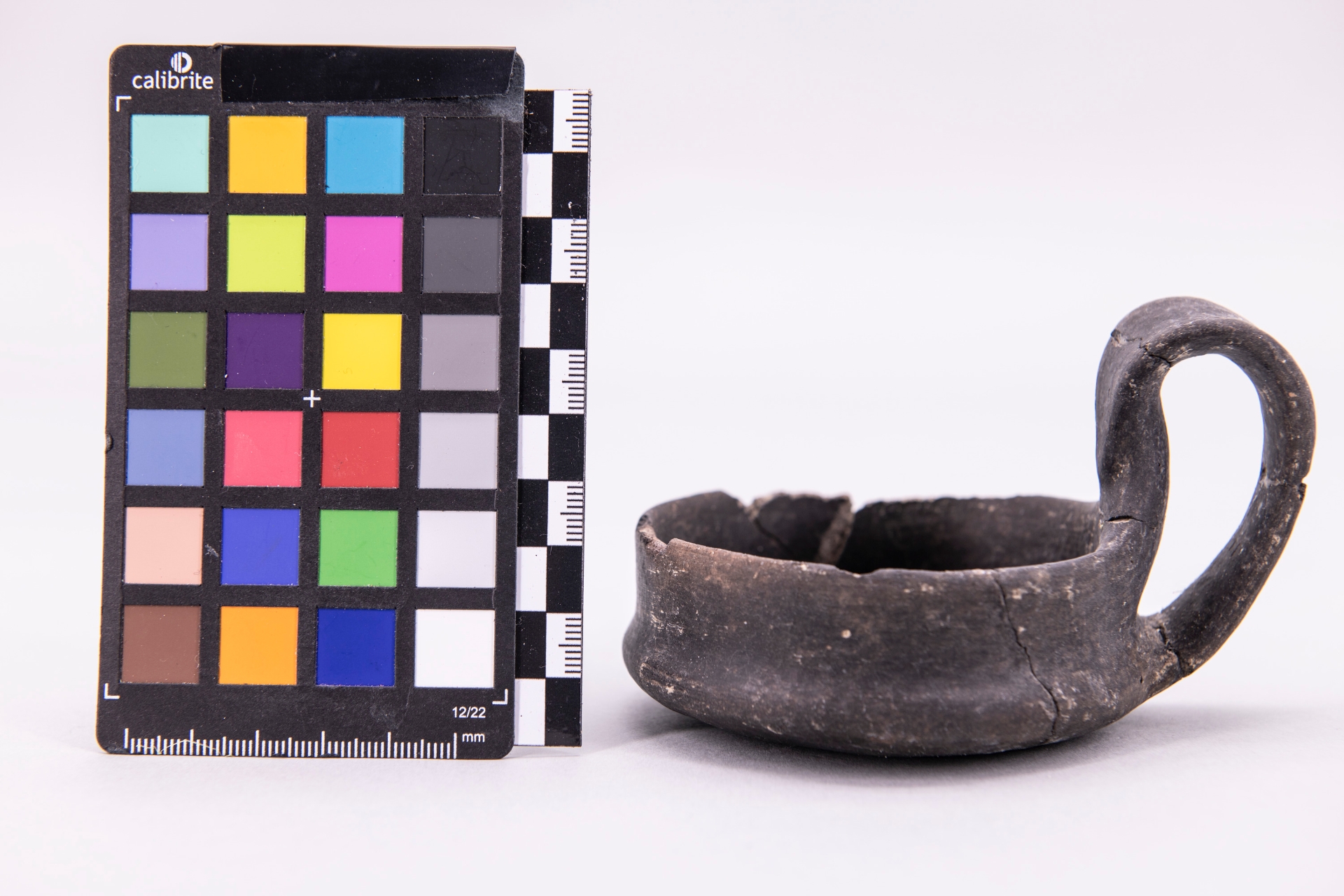 tazza - fase Pontecagnano IB (fine/ inizio secc. IX/ VIII a.C)