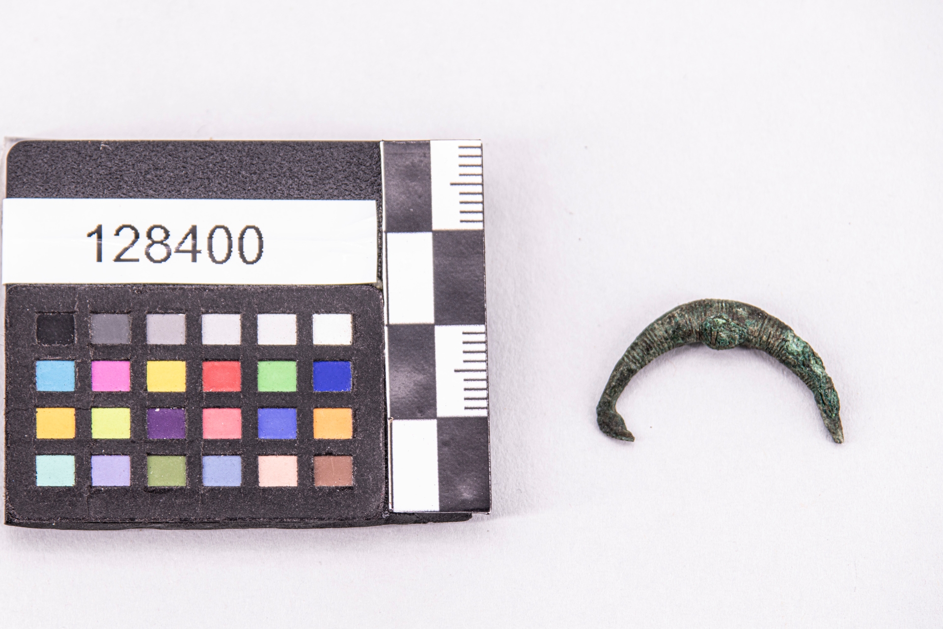 fibula/ arco - fase Pontecagnano IB-II (terzo quarto sec. VII a.C)