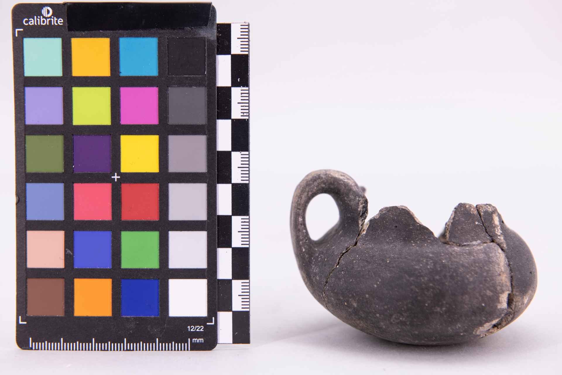 tazza a vasca globulare - fase Pontecagnano II (secondo quarto sec. VII a.C)