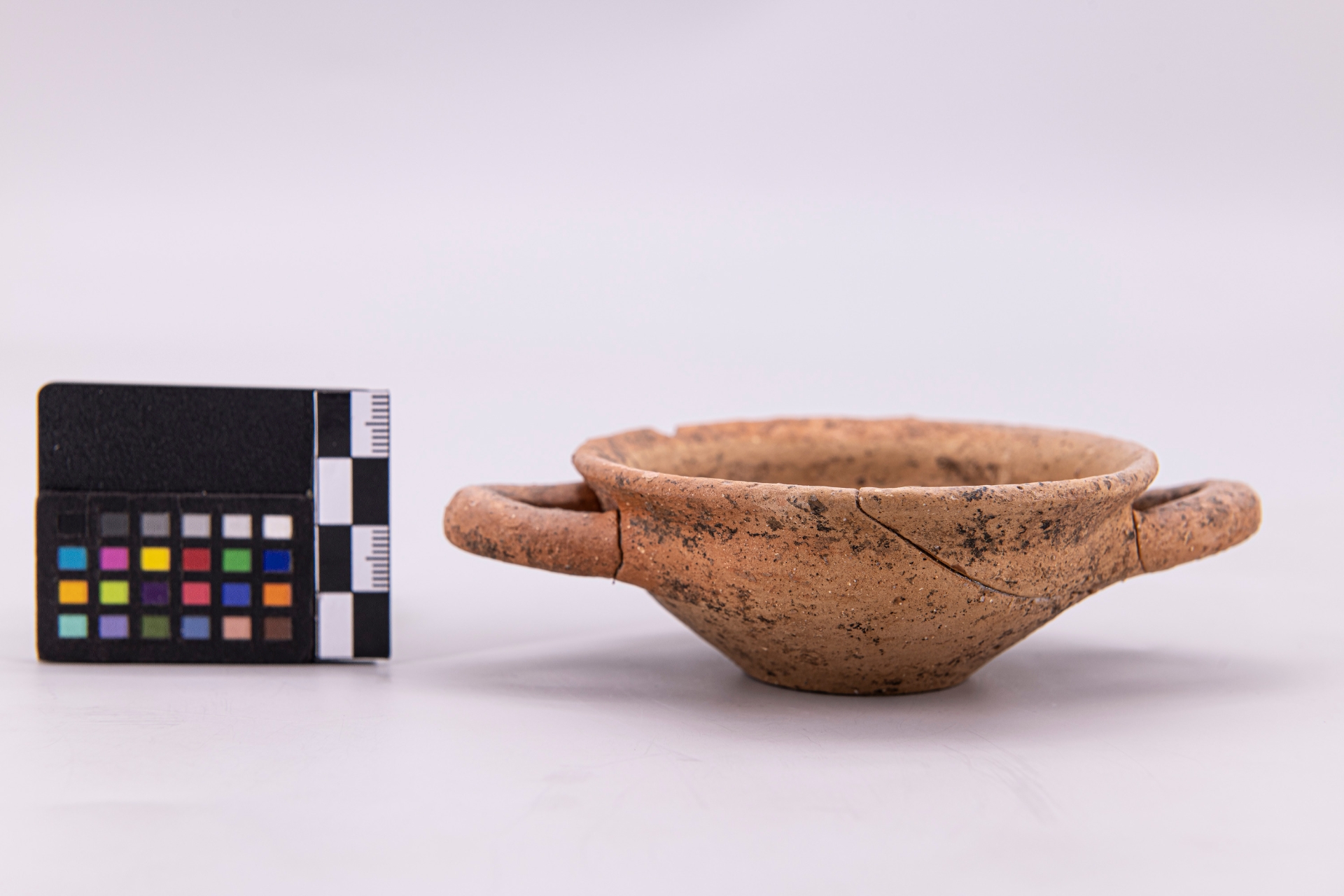 coppetta biansata - ambito campano (sec. VI a.C)