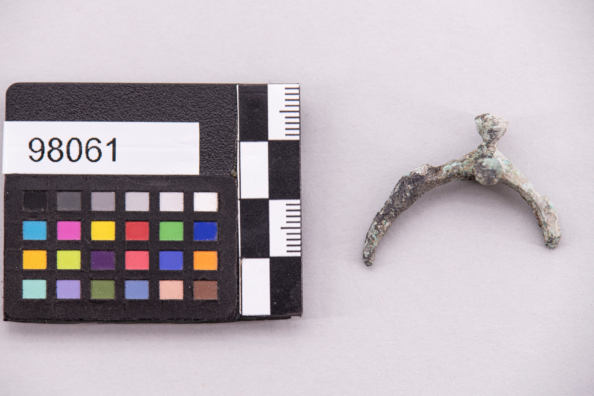 fibula/ a navicella - etrusco (sec. VI a.C)