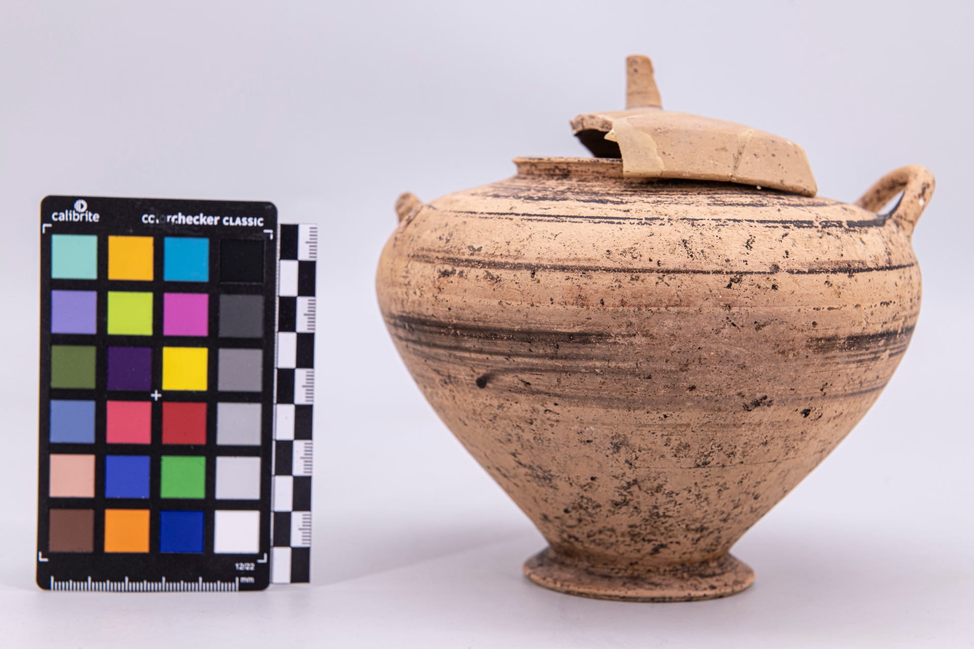 stamnos con coperchio - ambito campano (sec. VI a.C)