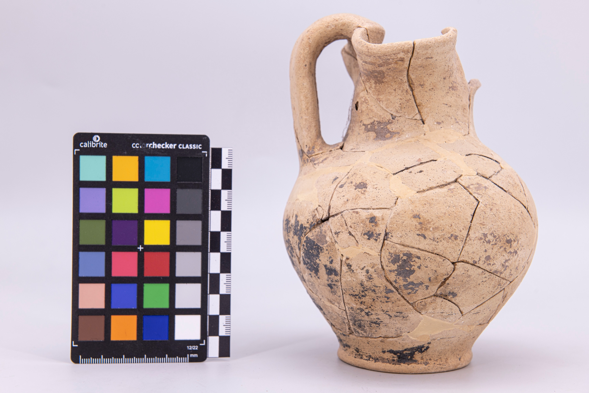 oinochoe - ambito campano (sec. VI a.C)