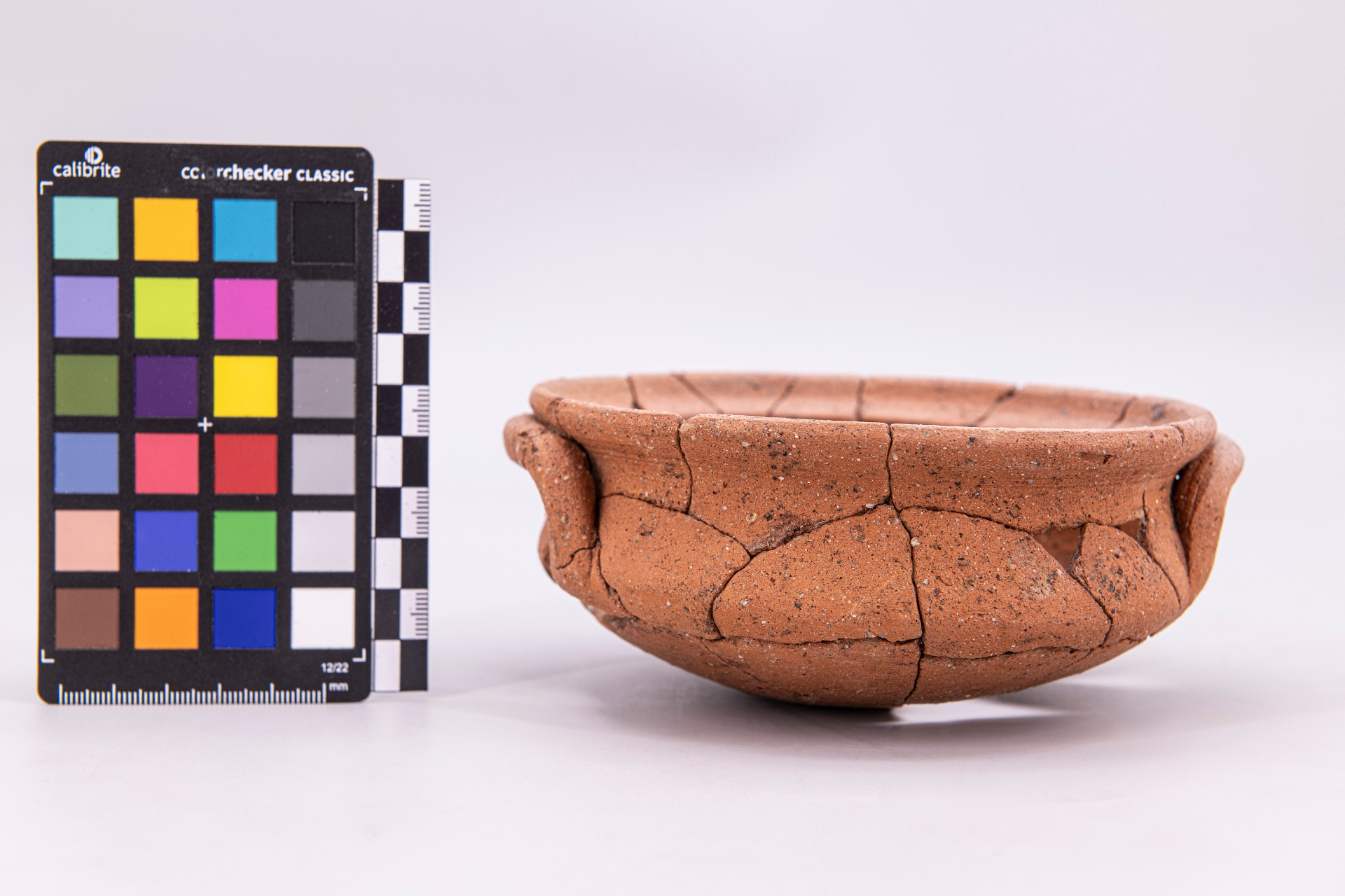 ciotola - produzione locale (?) (sec. IV a.C)