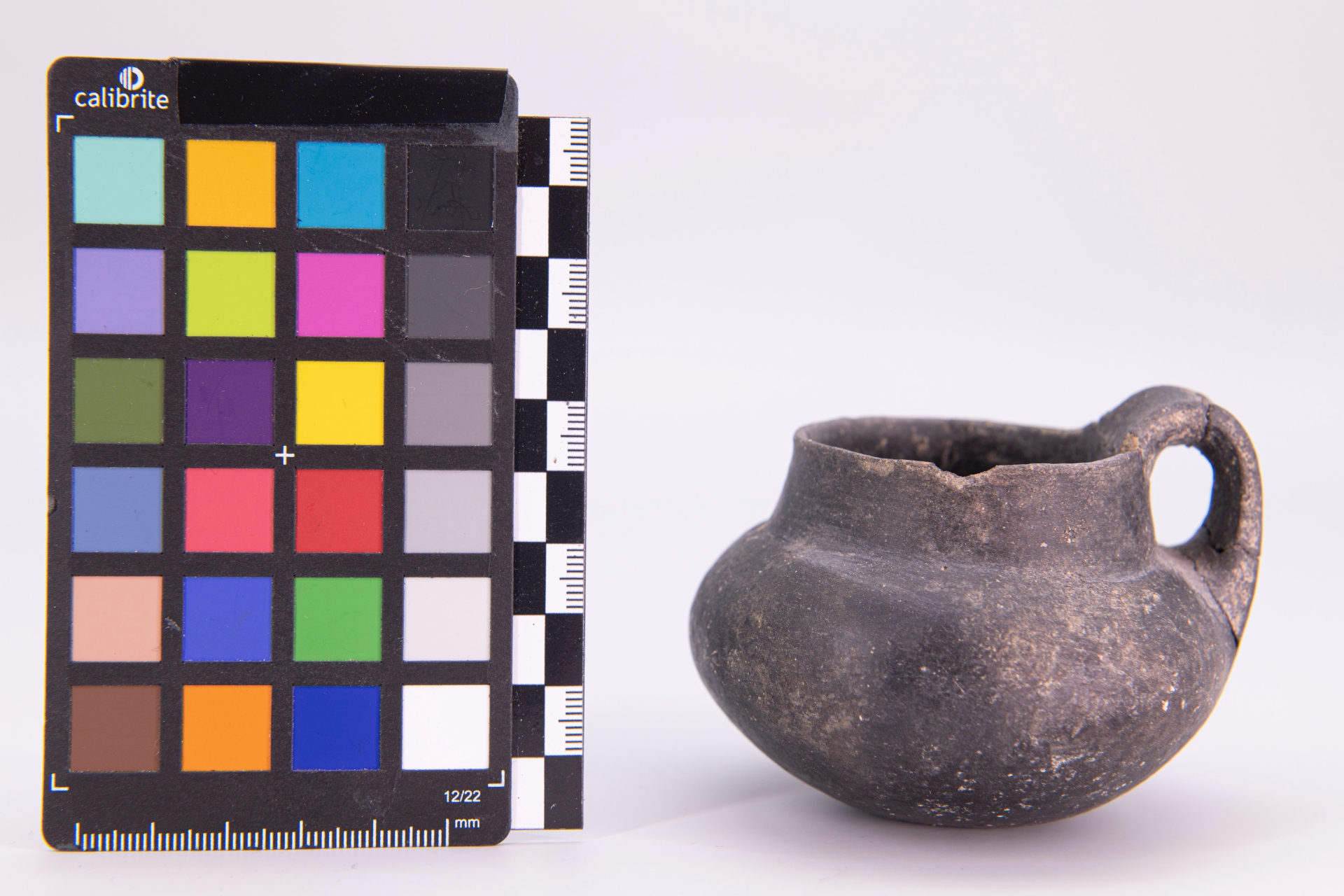 tazza a vasca globulare - fase Pontecagnano II (secondo quarto sec. VII a.C)