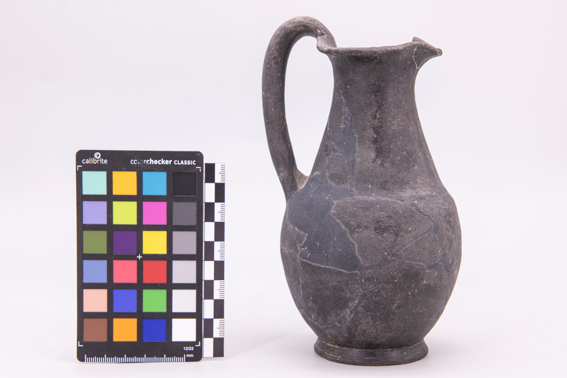 oinochoe a bocca trilobata - Etrusco-Campano (sec. VI a.C)