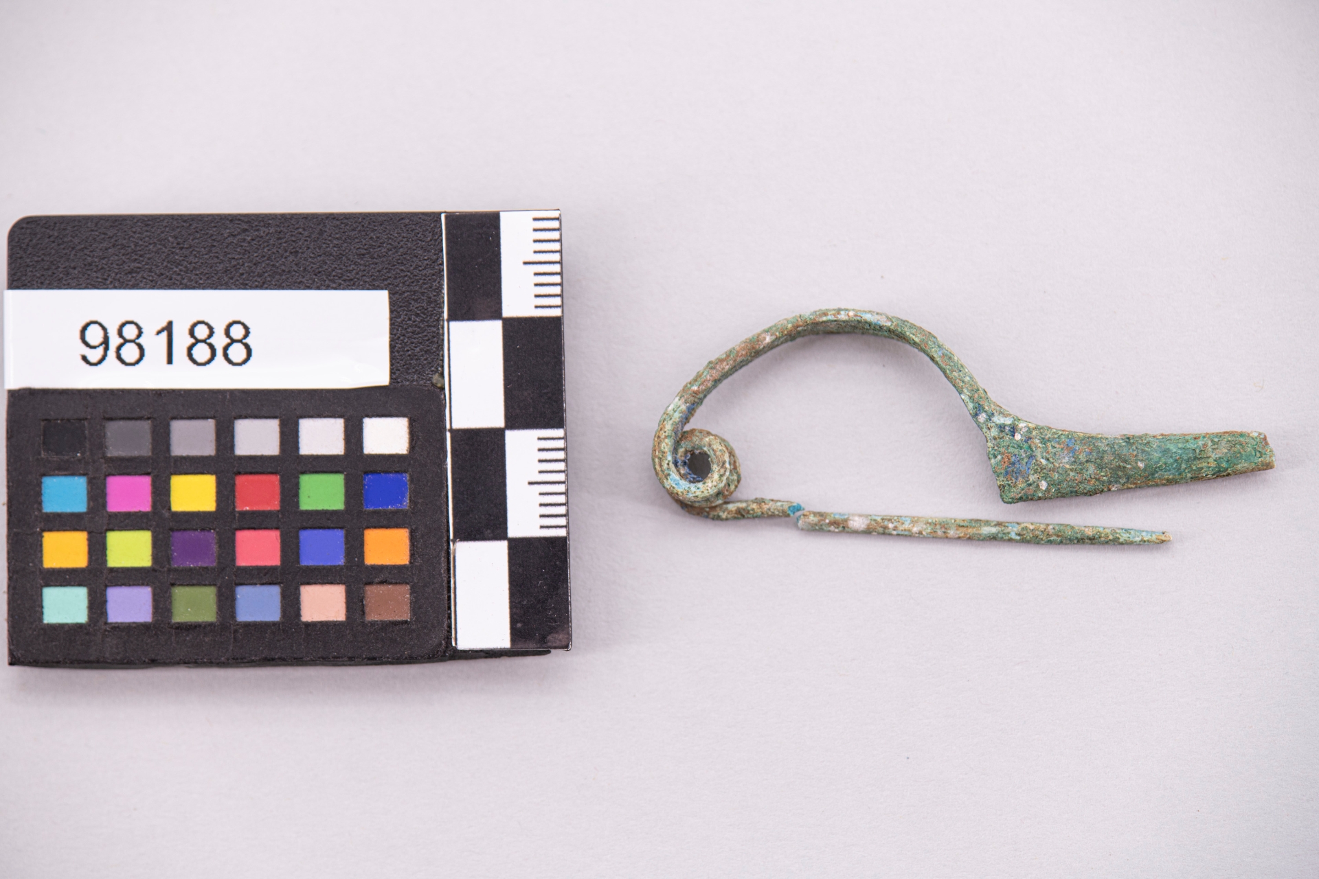 fibula ad arco (sec. VI a.C)