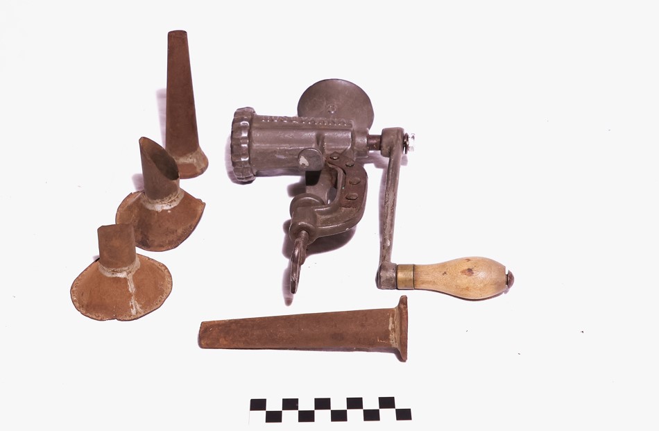 tritacarne/pistapeta (tritacarne, ARREDI E SUPPELLETTILI/ CONTENITORI, RECIPIENTI E OGGETTI DI USO DOMESTICO) - produzione industriale