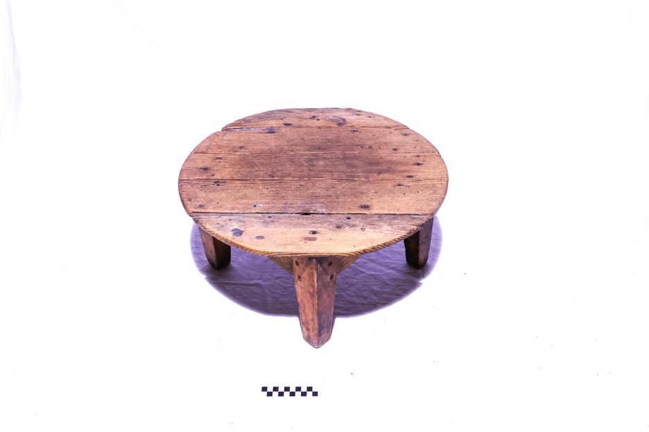 mesichedda de carfire (tavolino, ARREDI E SUPPELLETTILI/ MOBILI)