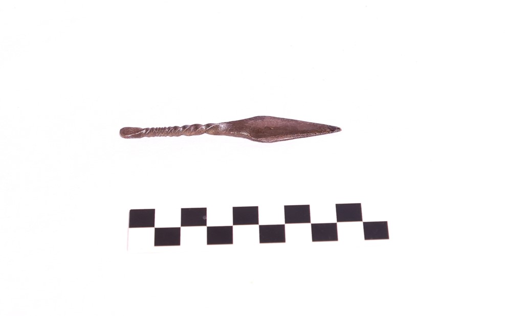 pintàpane (coltello, ARREDI E SUPPELLETTILI/ CONTENITORI, RECIPIENTI E OGGETTI DI USO DOMESTICO)