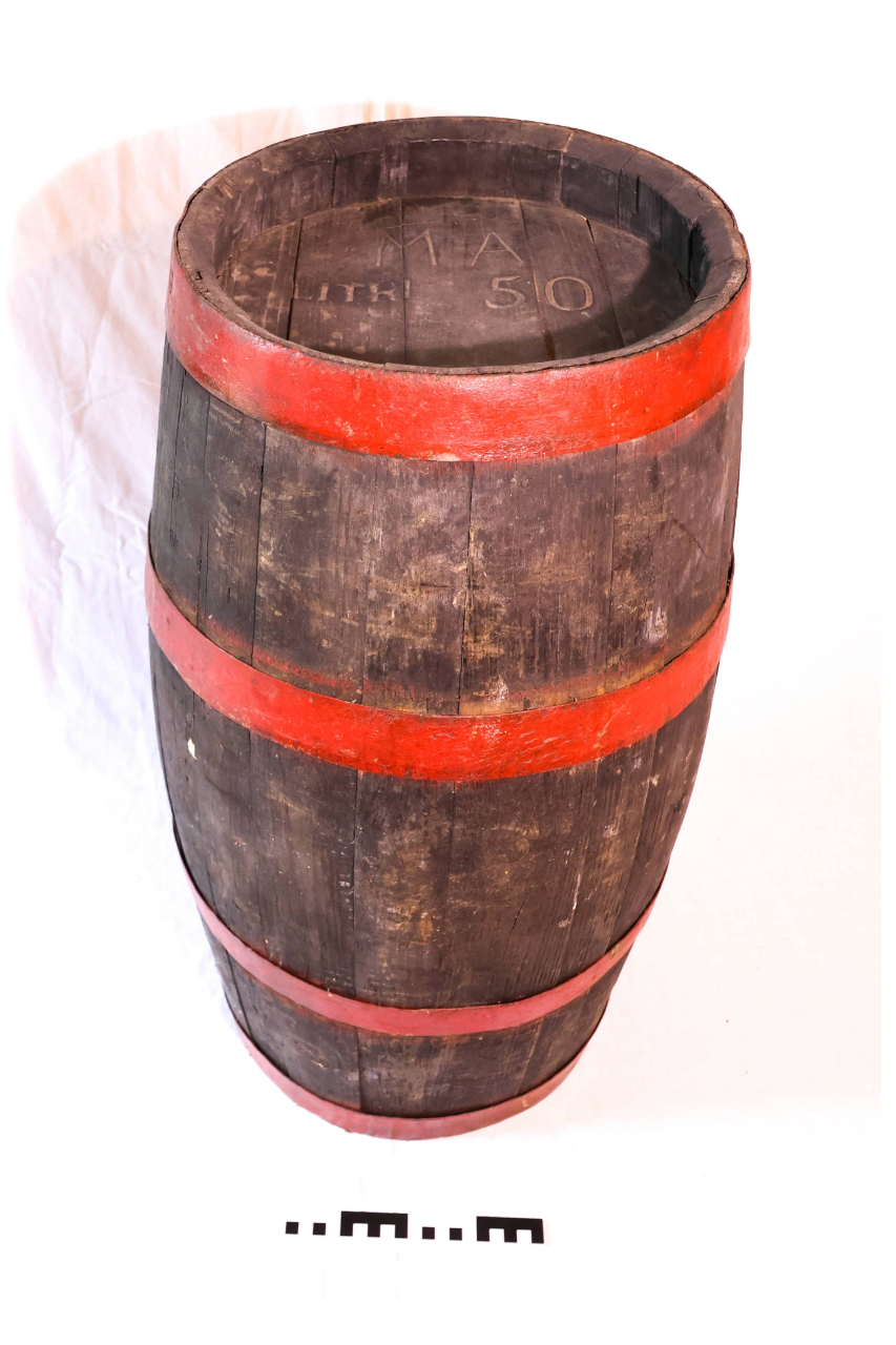 cupa (botte, da vino, ARREDI E SUPPELLETTILI/ CONTENITORI, RECIPIENTI E OGGETTI DI USO DOMESTICO)