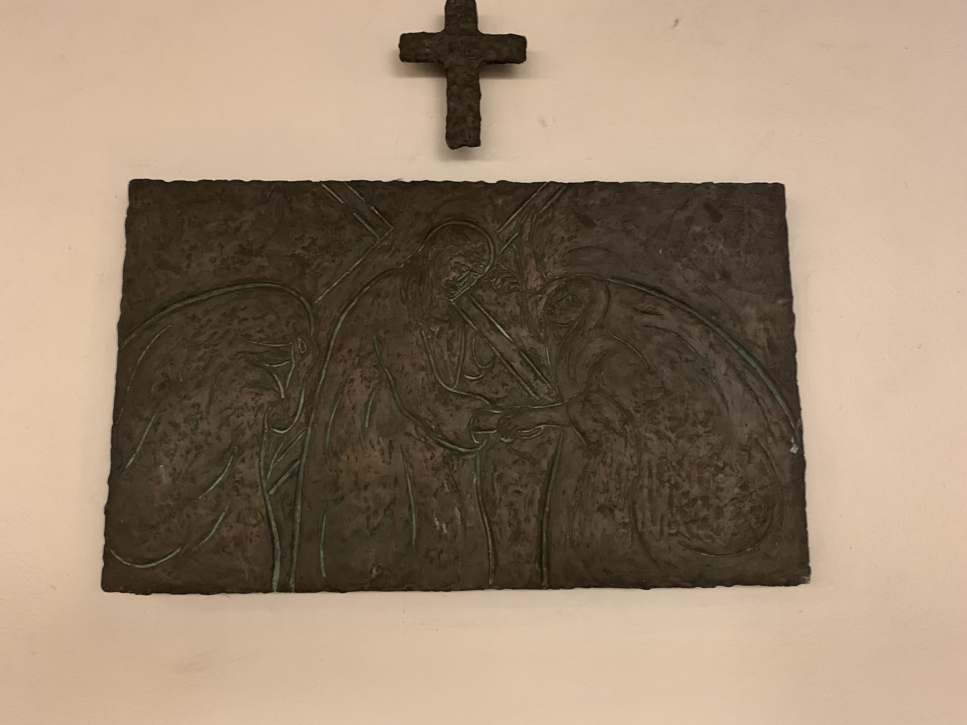 Gesù incontra sua madre, Via Crucis (rilievo) di Galastena (metà XX)