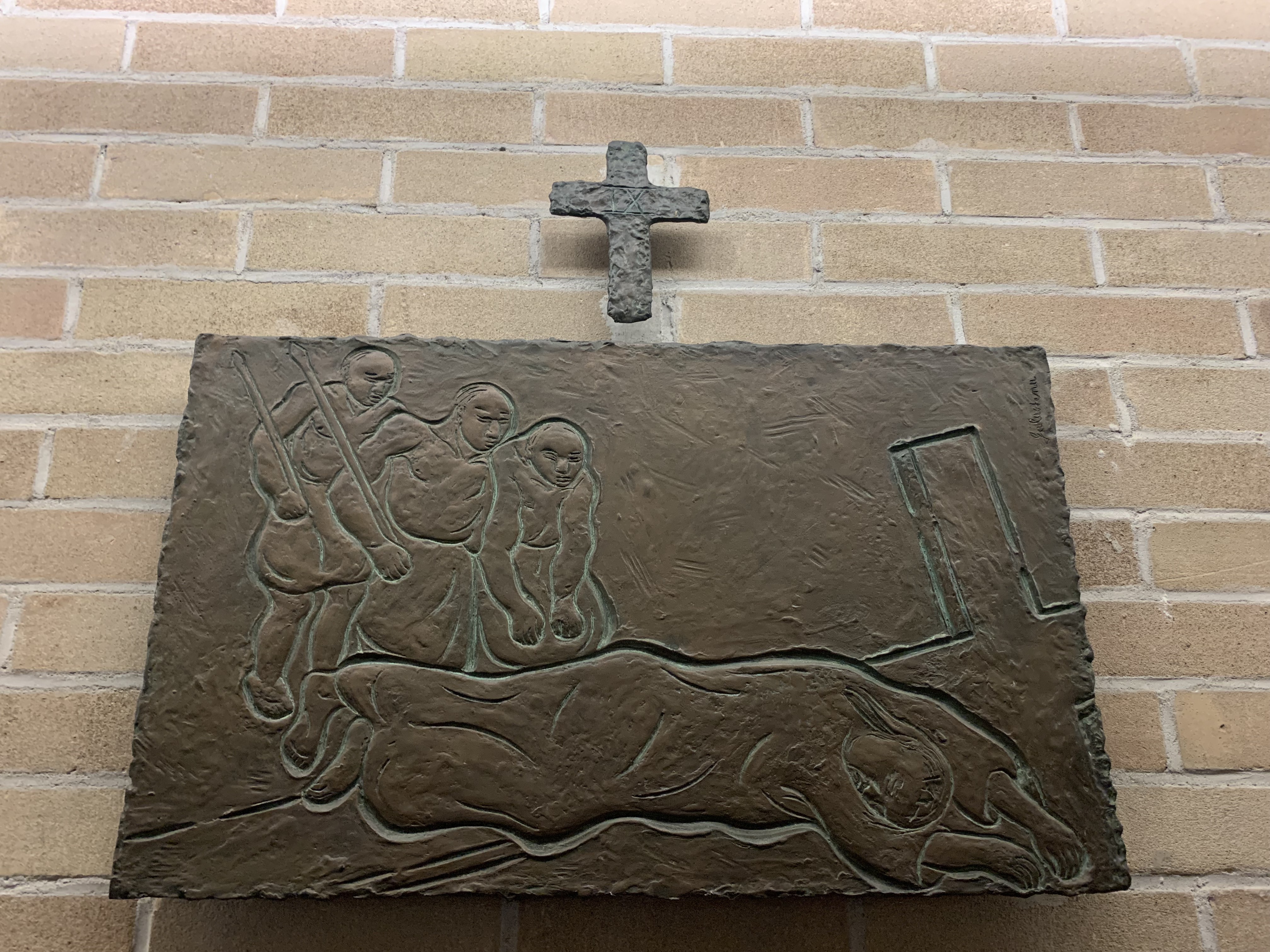 Gesù cade per la terza volta, Via Crucis (rilievo) di Galastena (metà XX)