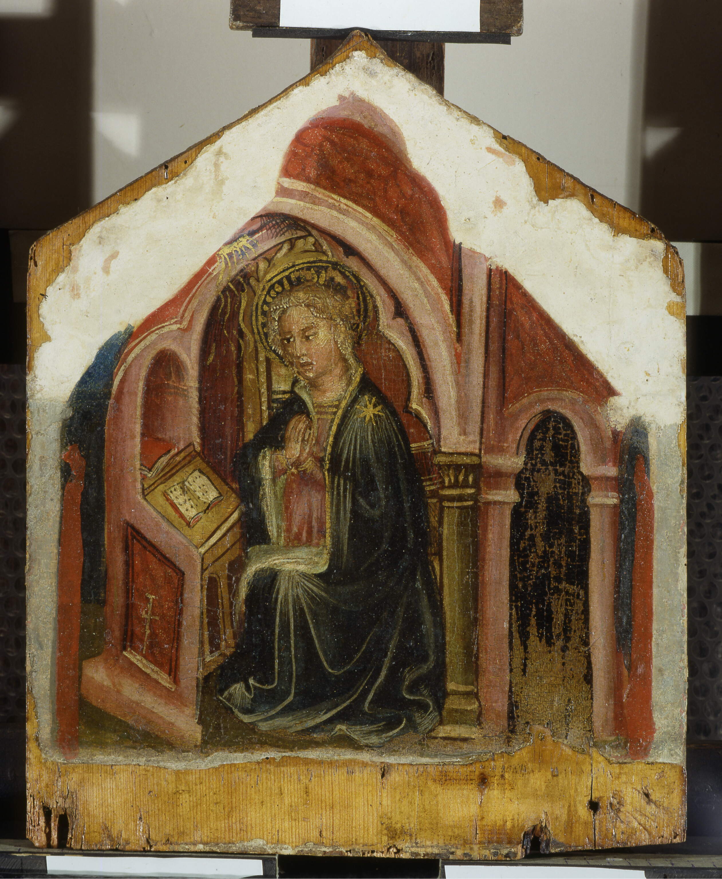 Madonna annunciata, Madonna annunciata (dipinto murale, frammento) di Arvari Ranuccio (cerchia) (primo quarto sec. XV)
