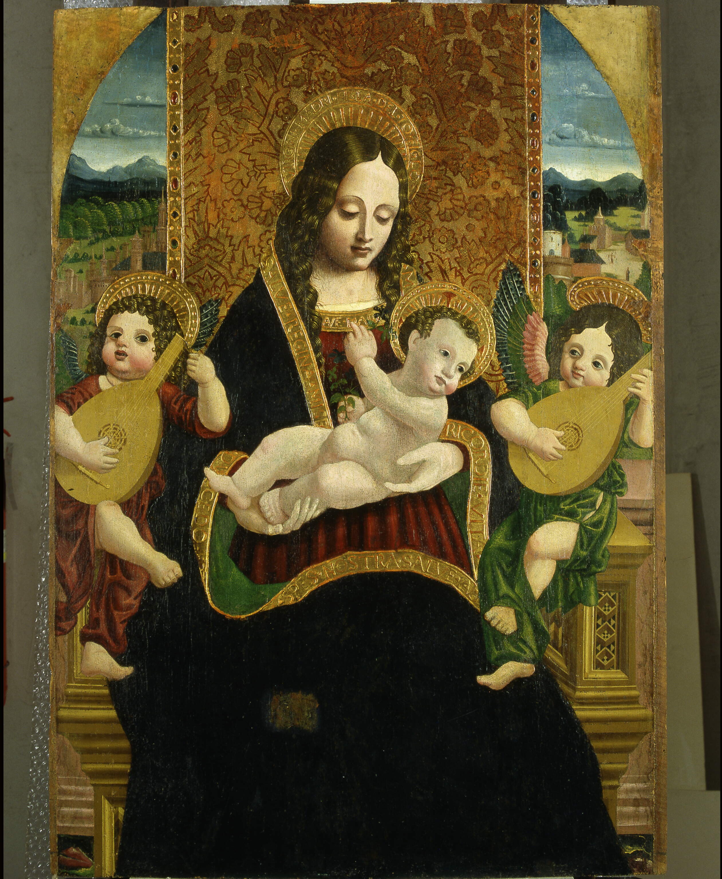 Madonna con il bambino in trono e due angeli musicanti, Madonna con Bambino in trono (dipinto, frammento) - ambito lombardo/ambito piemontese (inizio sec. XVI)