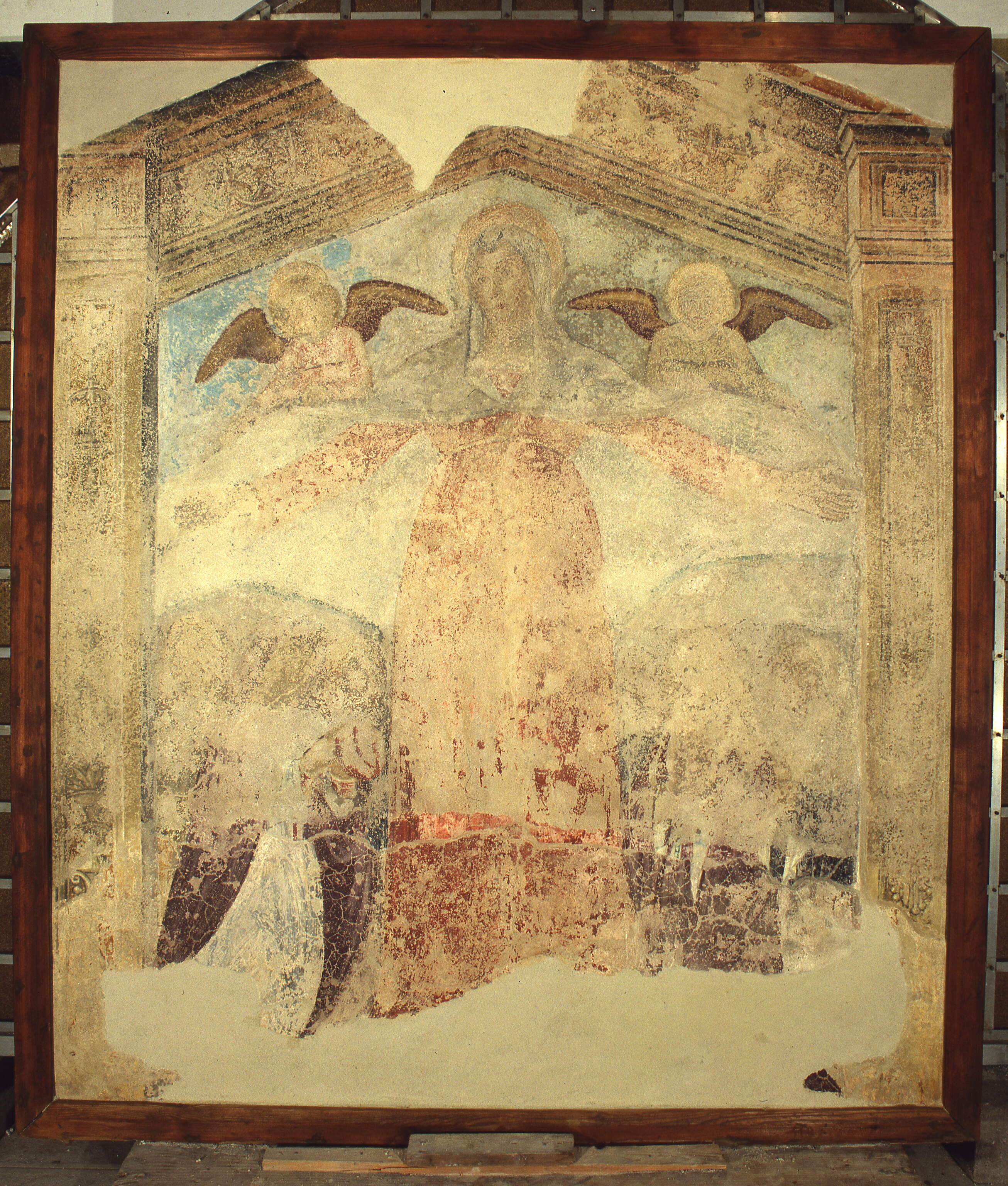 Madonna del Patrocinio, Madonna della Misericordia (dipinto murale, frammento) - ambito veronese (inizio sec. XVI)