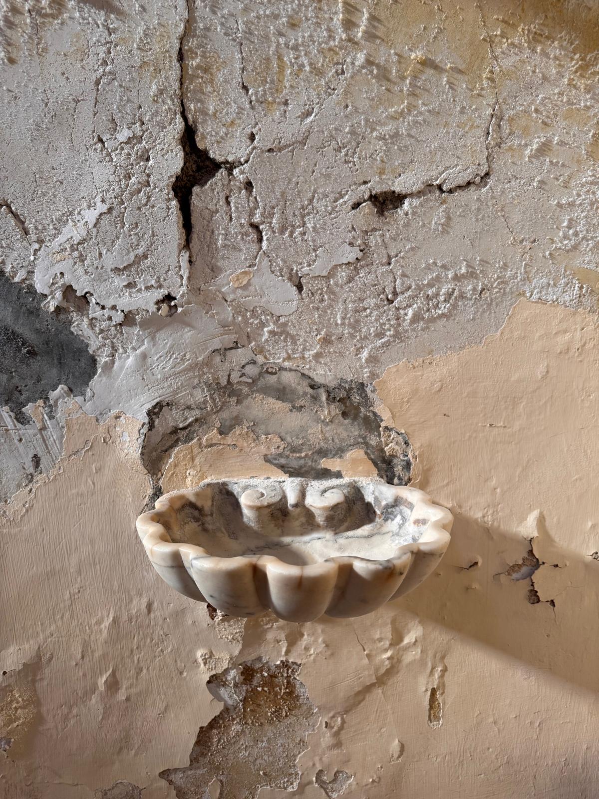 acquasantiera pensile - ambito campano (XVIII)