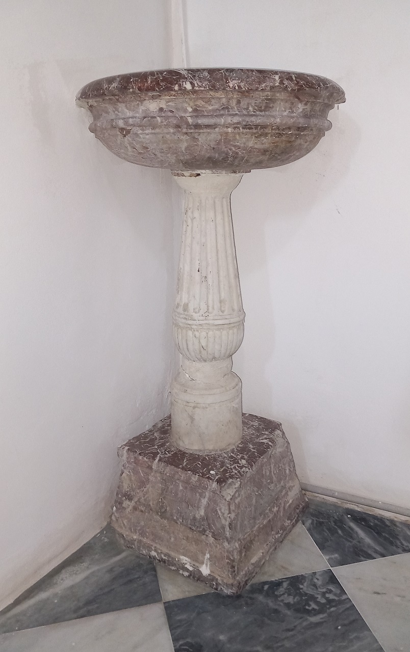 acquasantiera - a fusto, opera isolata - bottega siciliana (inizio/ fine XVII-XVIII)