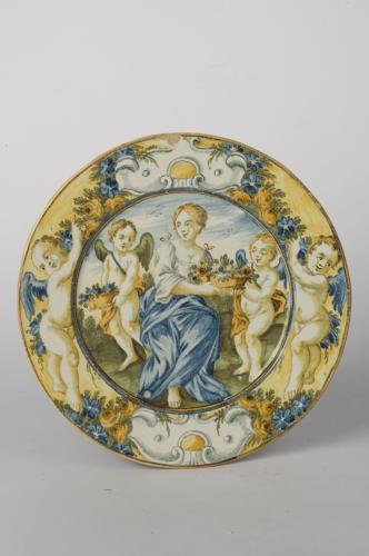 donna con putti (piattino) - bottega di Castelli (sec. XVIII)