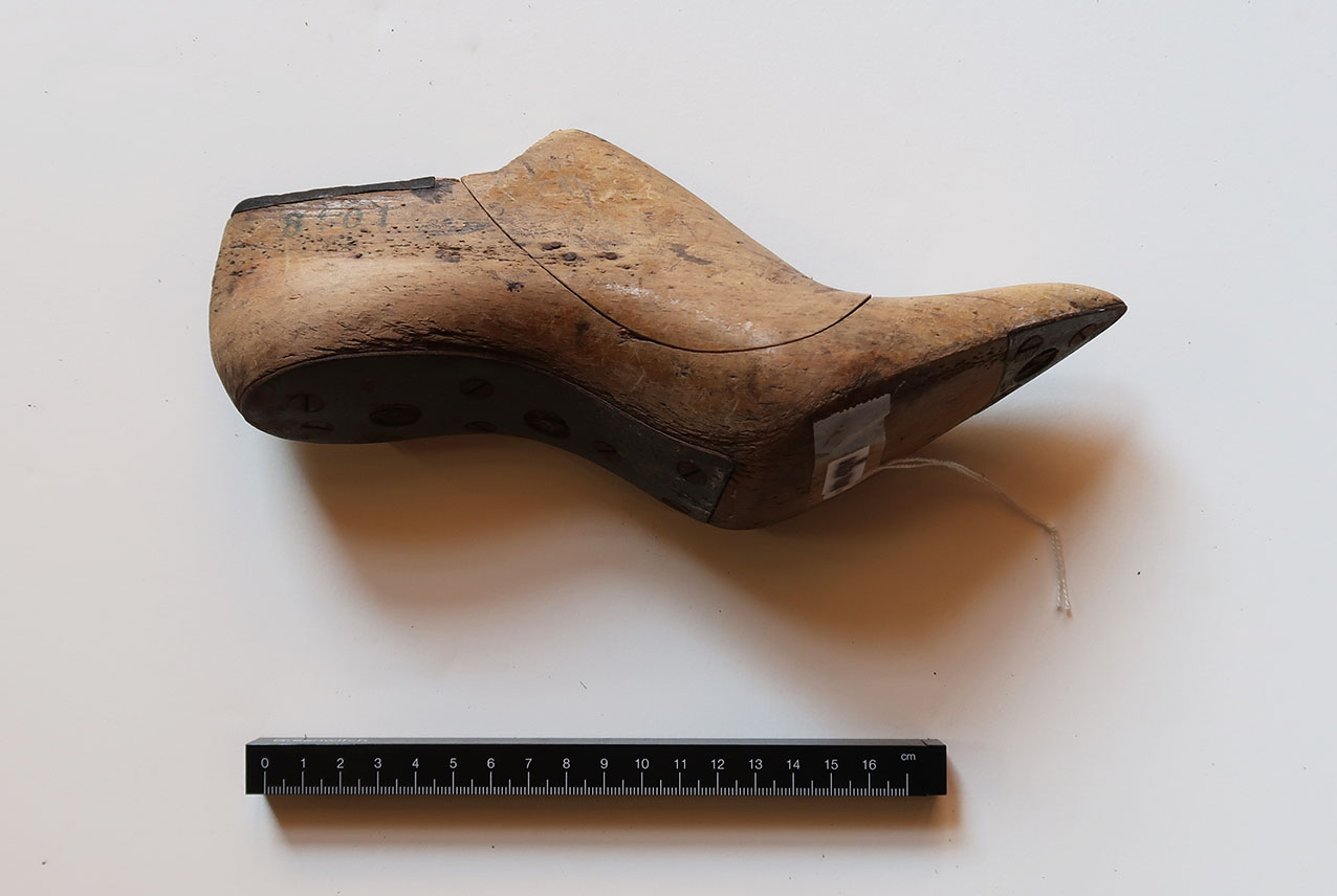 folma pa li botti (forma, da scarpa, STRUMENTI E ACCESSORI/ ARTIGIANALI) - bottega di falegname specializzato