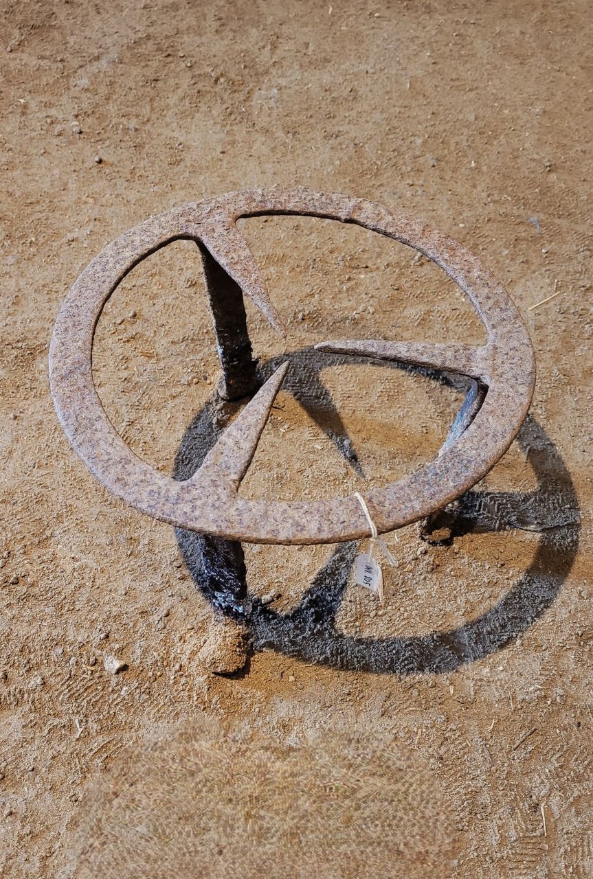 tribbita, brandali (treppiede, ARREDI E SUPPELLETTILI/ CONTENITORI, RECIPIENTI E OGGETTI DI USO DOMESTICO) - bottega del fabbro