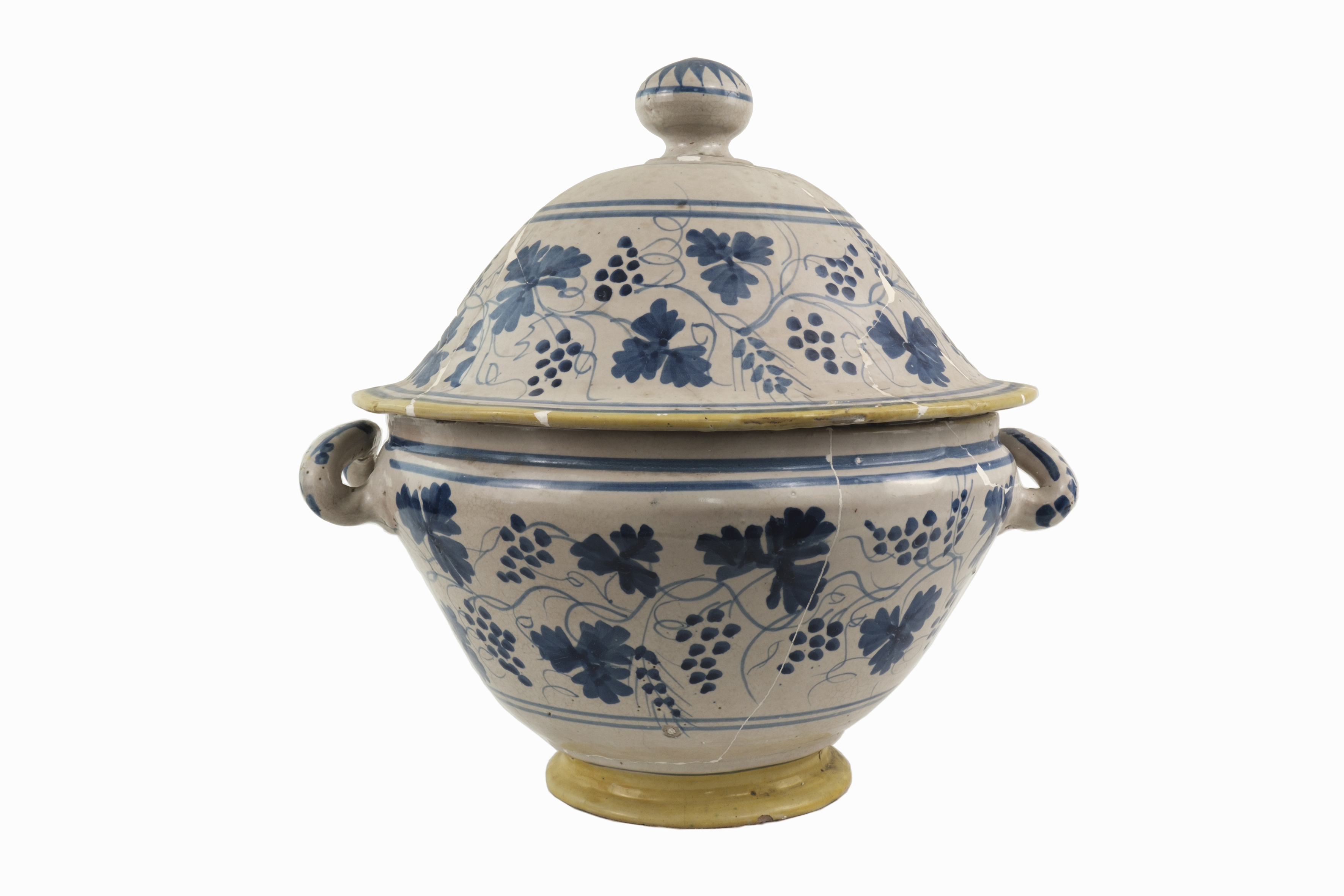 tralcio di pampini e uva (zuppiera) - ambito vietrese (fine XIX)