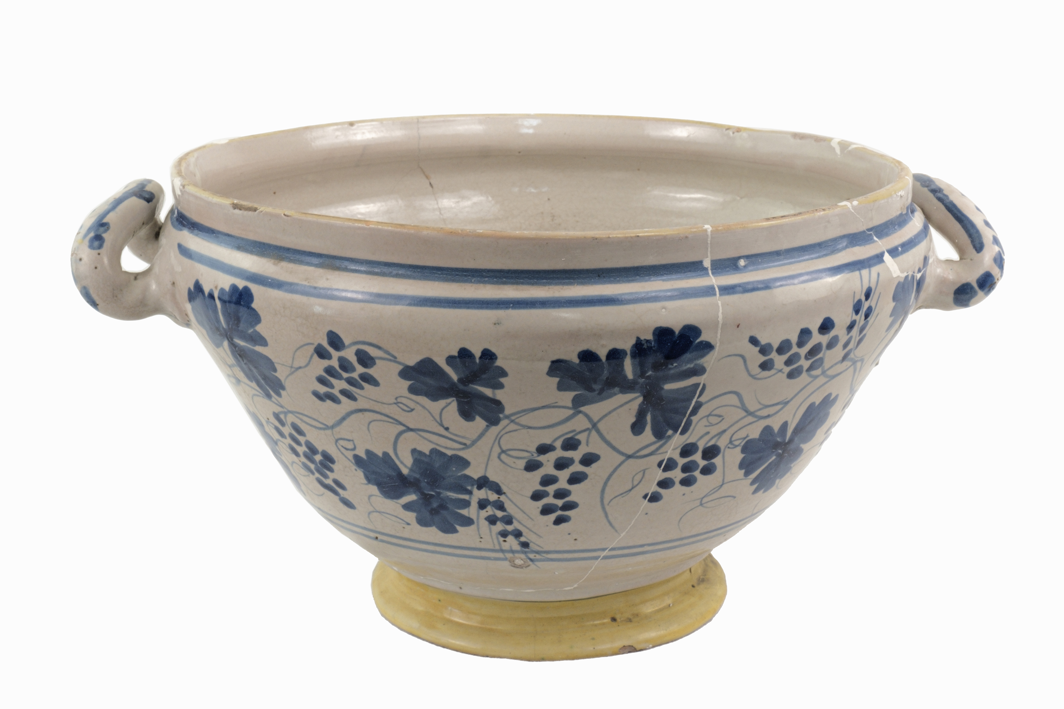 tralcio di pampini e uva (zuppiera) - ambito vietrese (fine XIX)