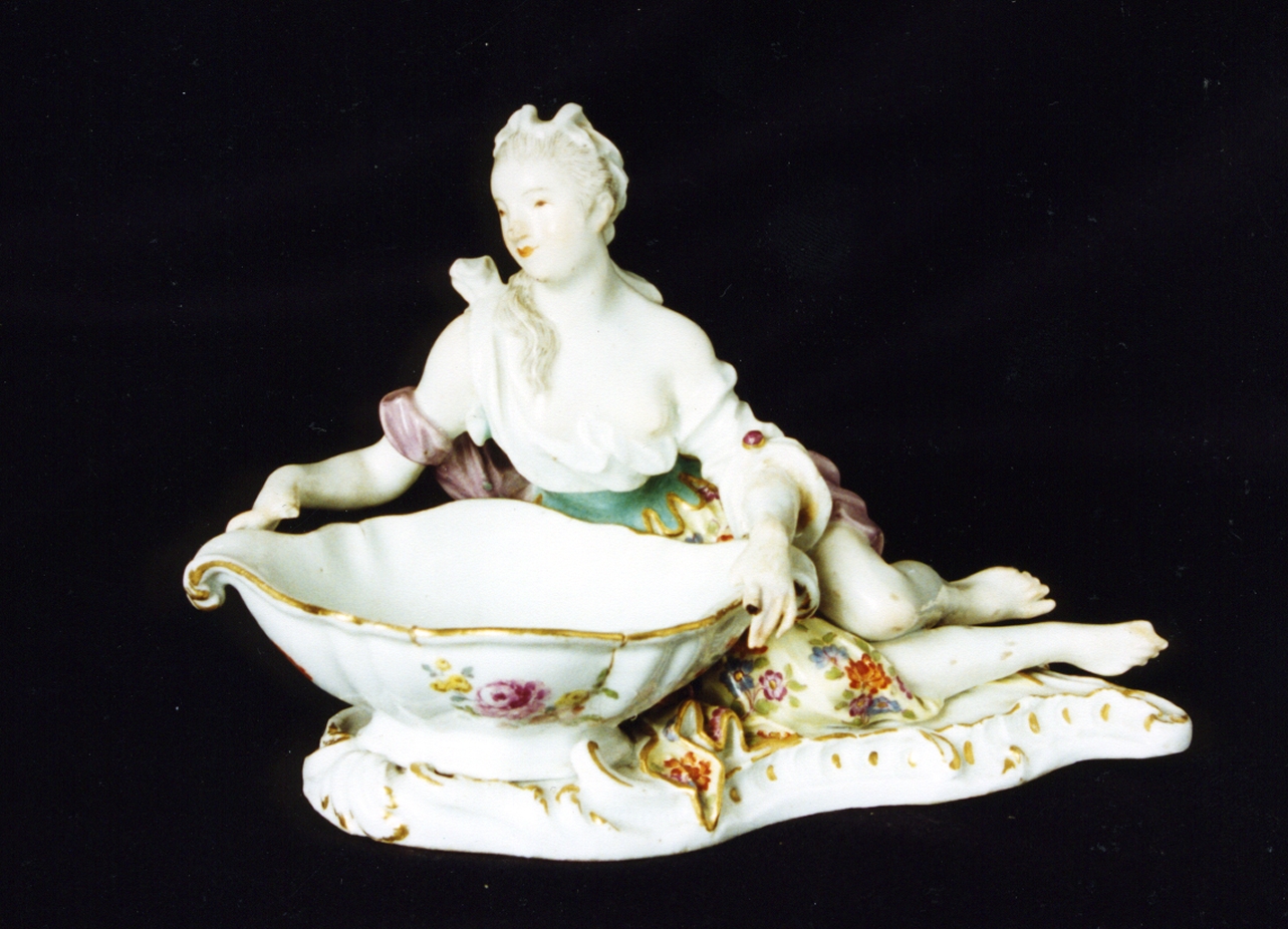 figura femminile seduta (saliera) - manifattura di Meissen (sec. XVIII)