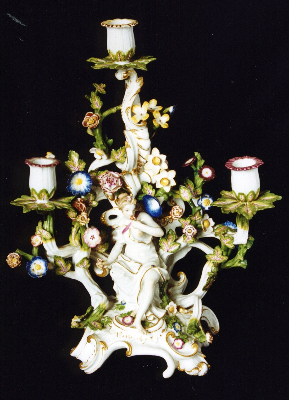 figura femminile seduta (candeliere) - manifattura di Meissen (sec. XVIII)
