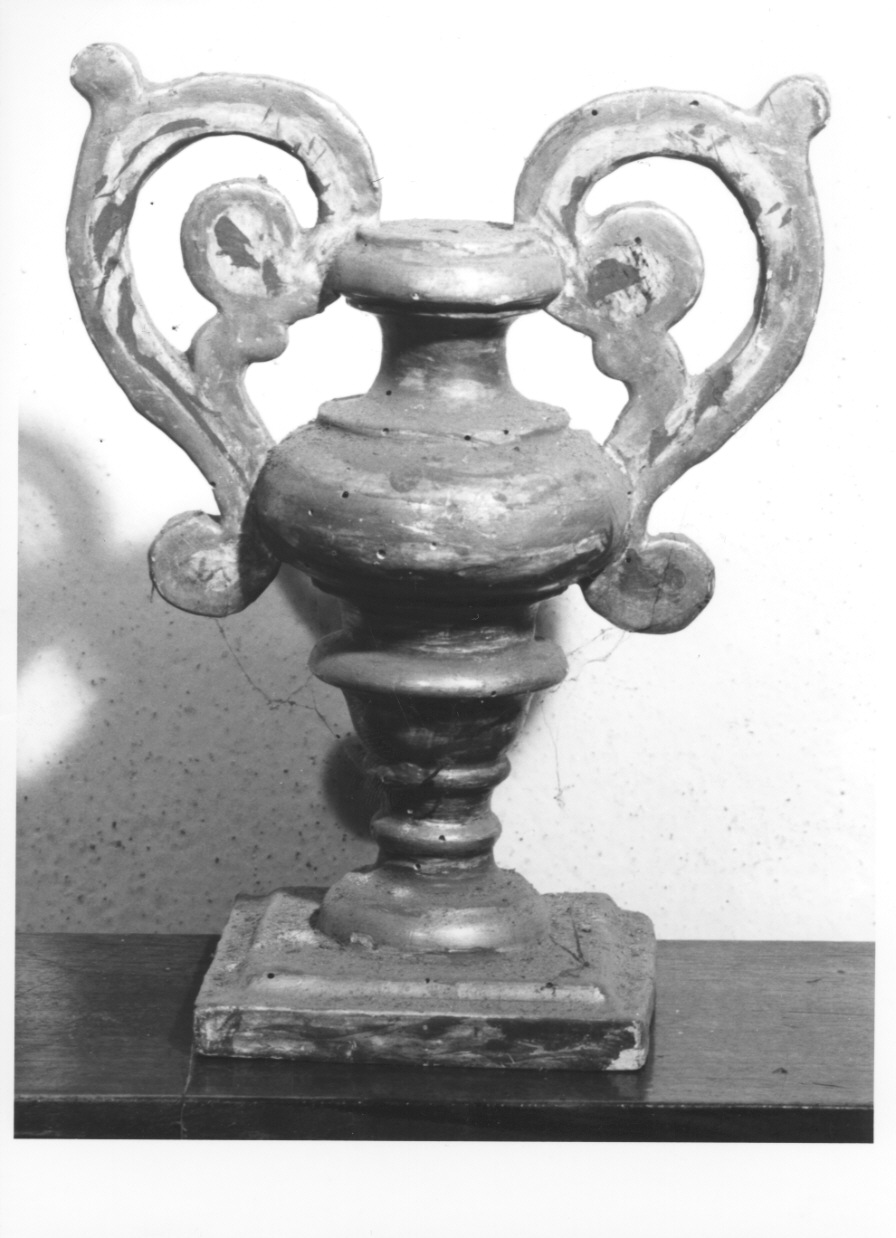 vaso d'altare per composizione floreale, serie - bottega piemontese (fine sec. XVIII)