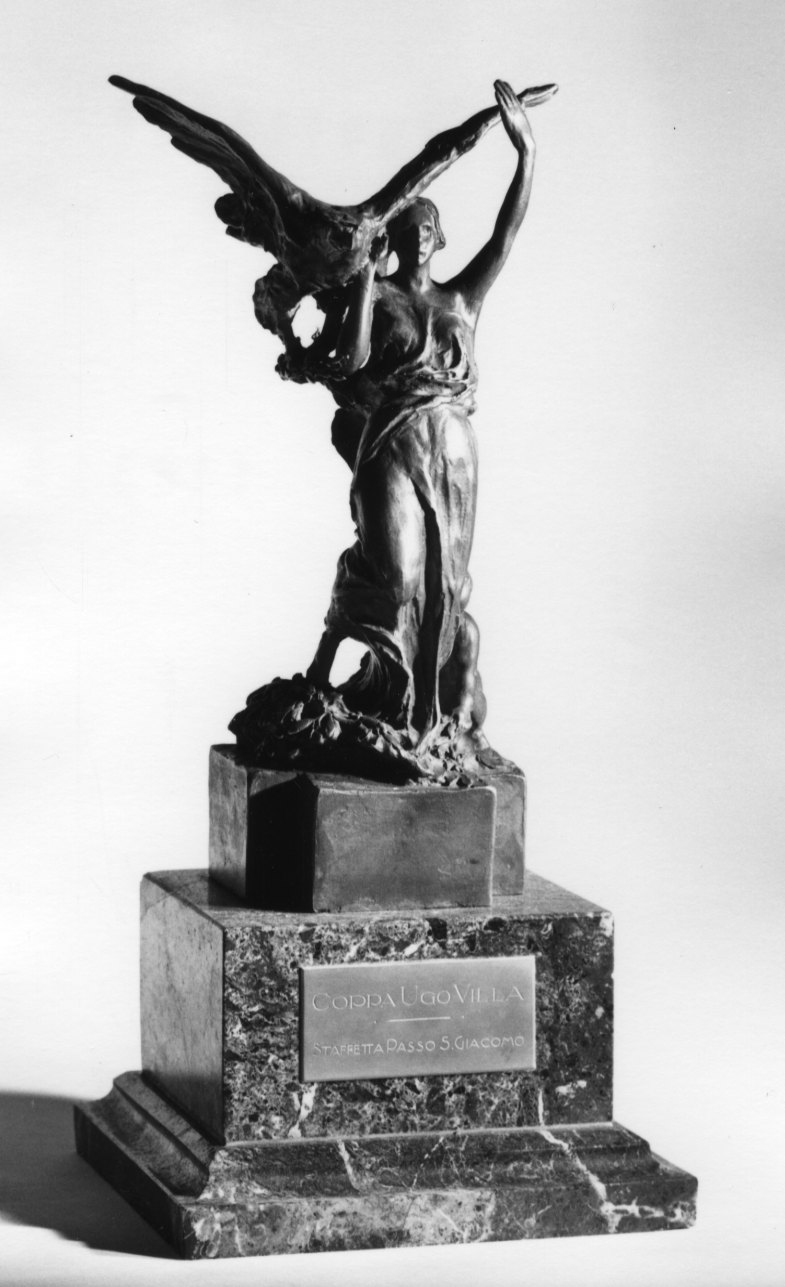 Vittoria con aquila (trofeo) di Zoso (scultore) - produzione lombarda (1932)