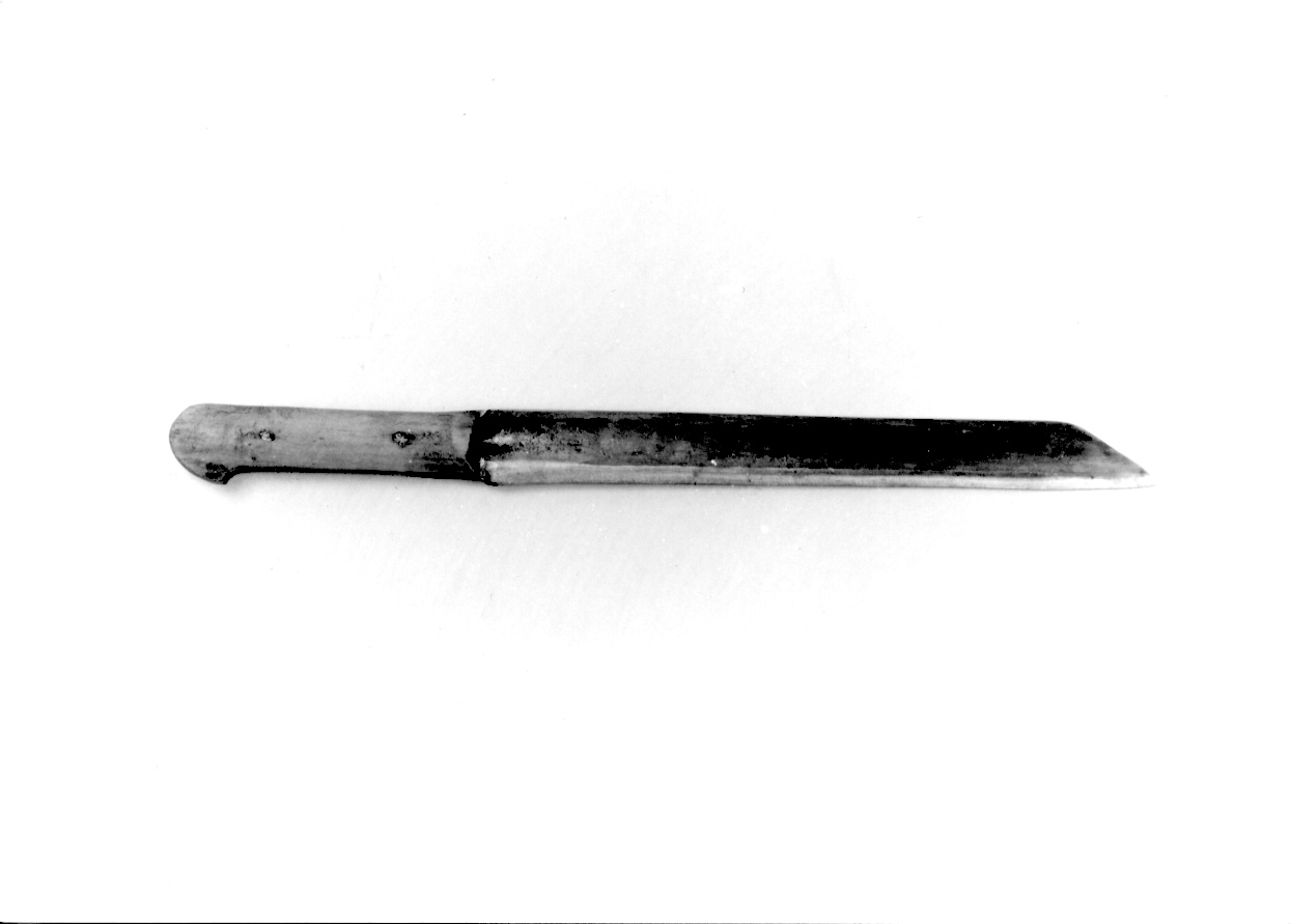 coltello, opera isolata - manifattura europea (prima metà sec. XX)