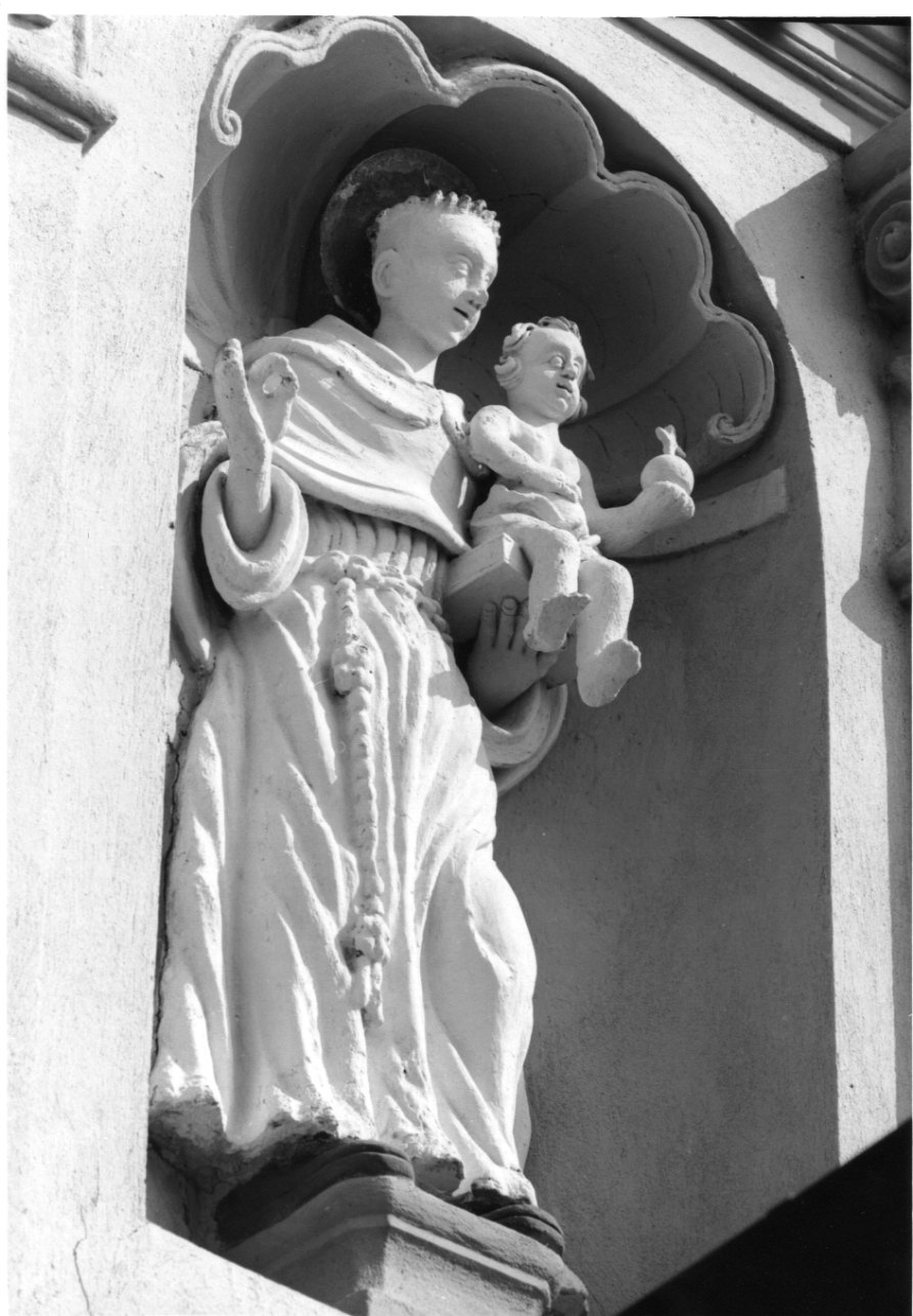 Sant'Antonio da Padova con il bambino (statua, opera isolata) - bottega astigiana (prima metà sec. XVIII)