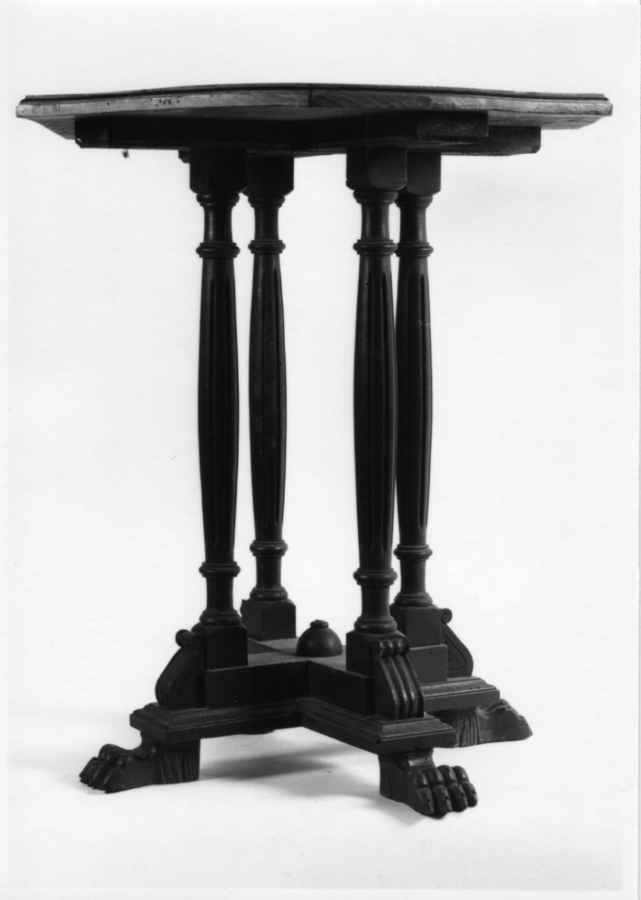 tavolino, opera isolata - bottega piemontese (primo quarto sec. XX)