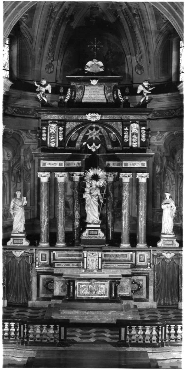 altare maggiore, opera isolata di Aprile Francesco (inizio sec. XVIII)