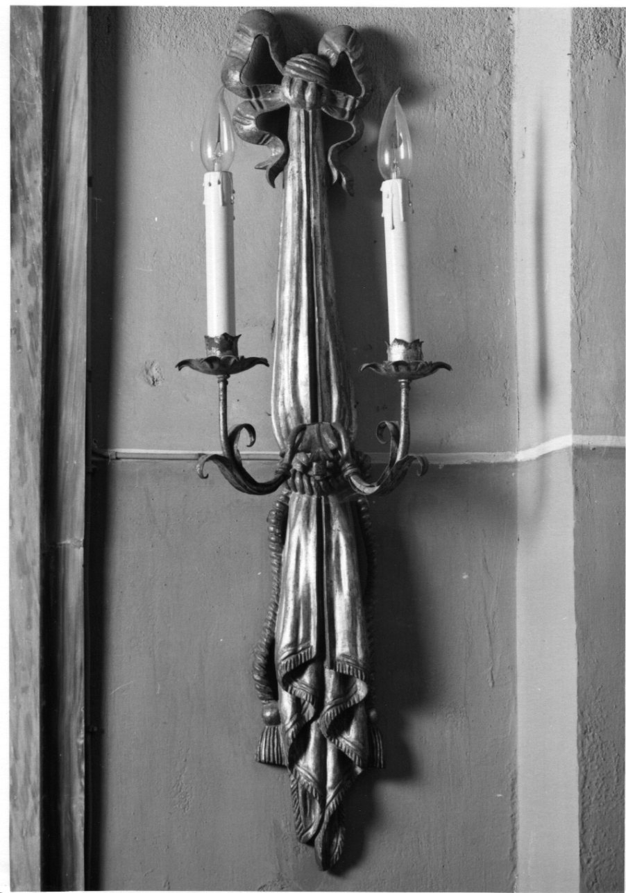 candeliere da parete di chiesa, serie - bottega piemontese (seconda metà sec. XIX)