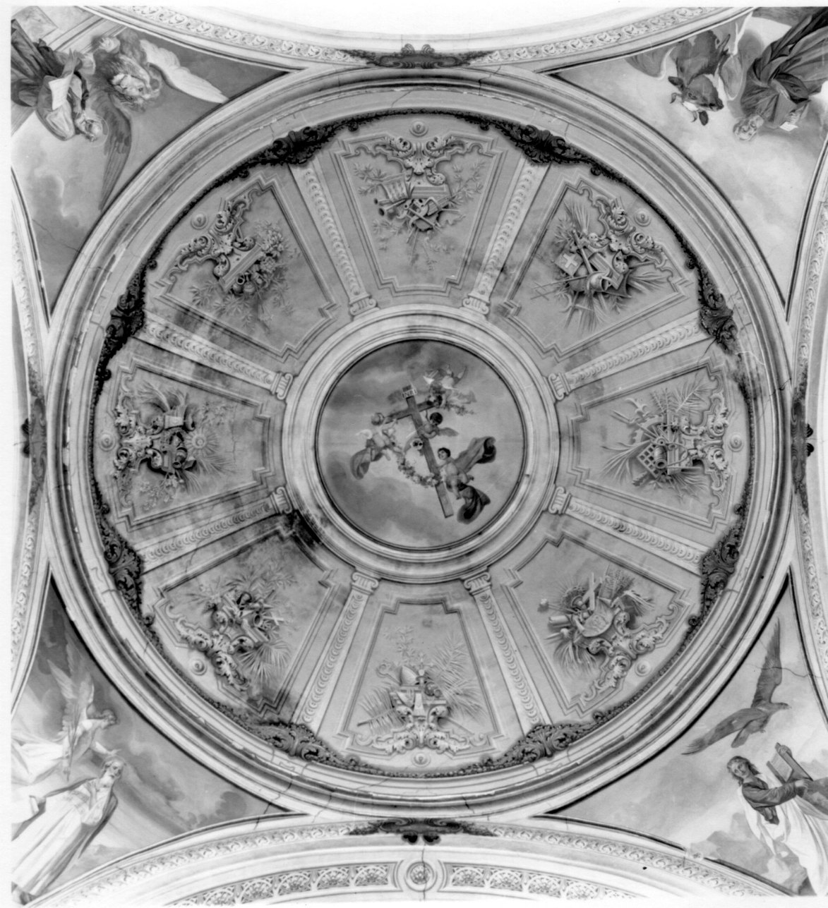 angeli sorreggenti la croce (dipinto, elemento d'insieme) di Rizzola G (fine sec. XIX)