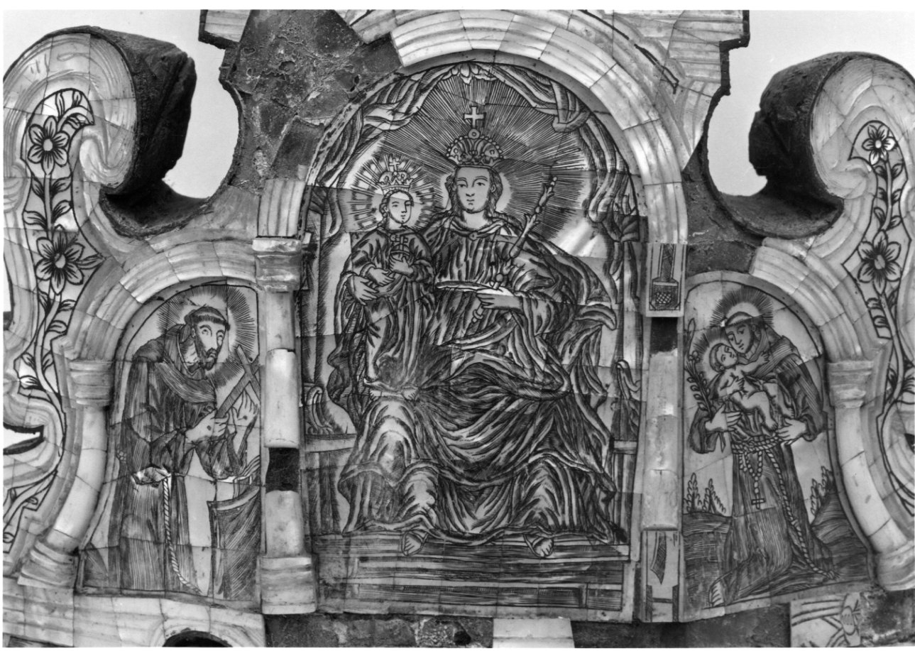 Madonna in trono con Bambino, San Francesco d'Assisi e Sant'Antonio da Padova (decorazione a intarsio) - bottega italiana (fine/inizio secc. XVII/ XVIII)