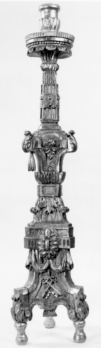 candeliere d'altare, opera isolata - bottega piemontese (fine/inizio secc. XVIII/ XIX)