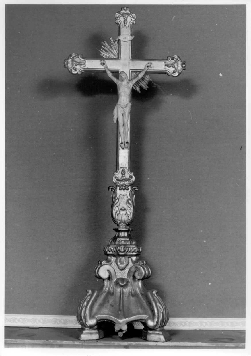 croce d'altare, opera isolata - ambito piemontese (metà sec. XVIII)