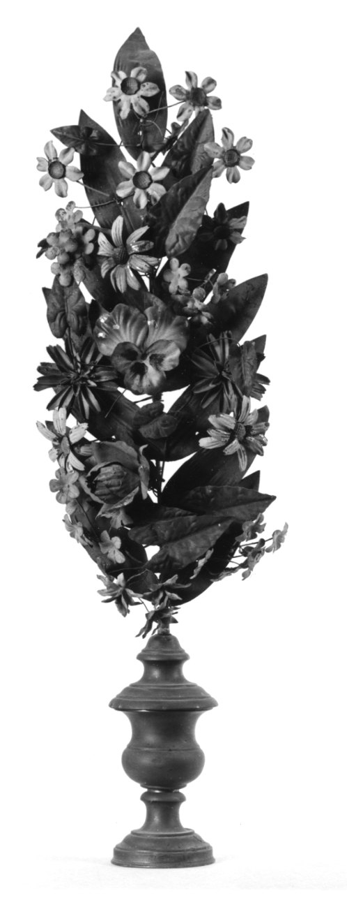 vaso da fiori, serie - bottega lombardo-piemontese (inizio sec. XX)