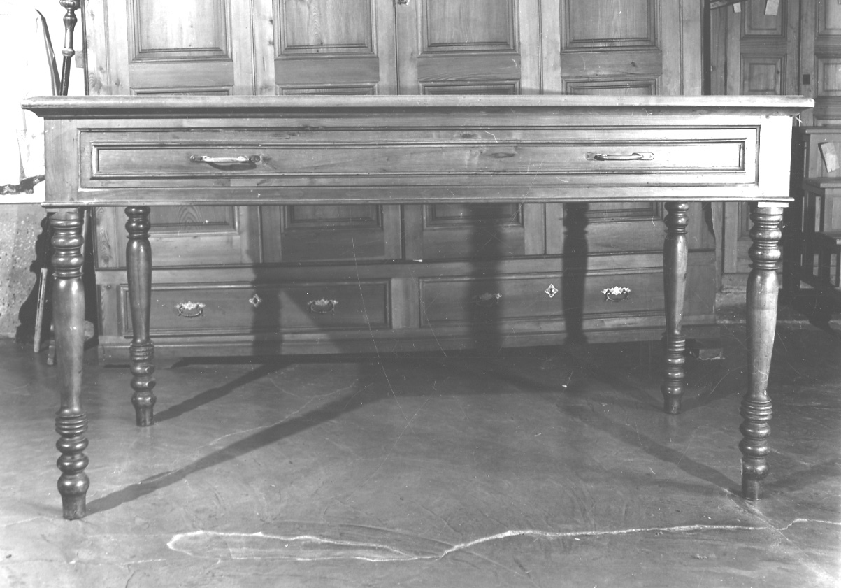 tavolo, opera isolata - bottega della Val Formazza (seconda metà sec. XIX)