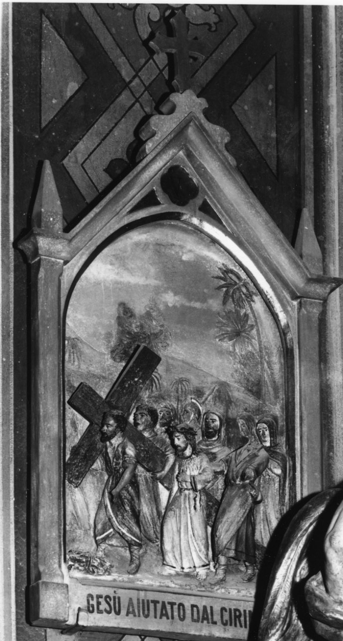 stazione V: Gesù aiutato da Simone il Cireneo a portare la croce (formella) - ambito piemontese (terzo quarto sec. XIX)
