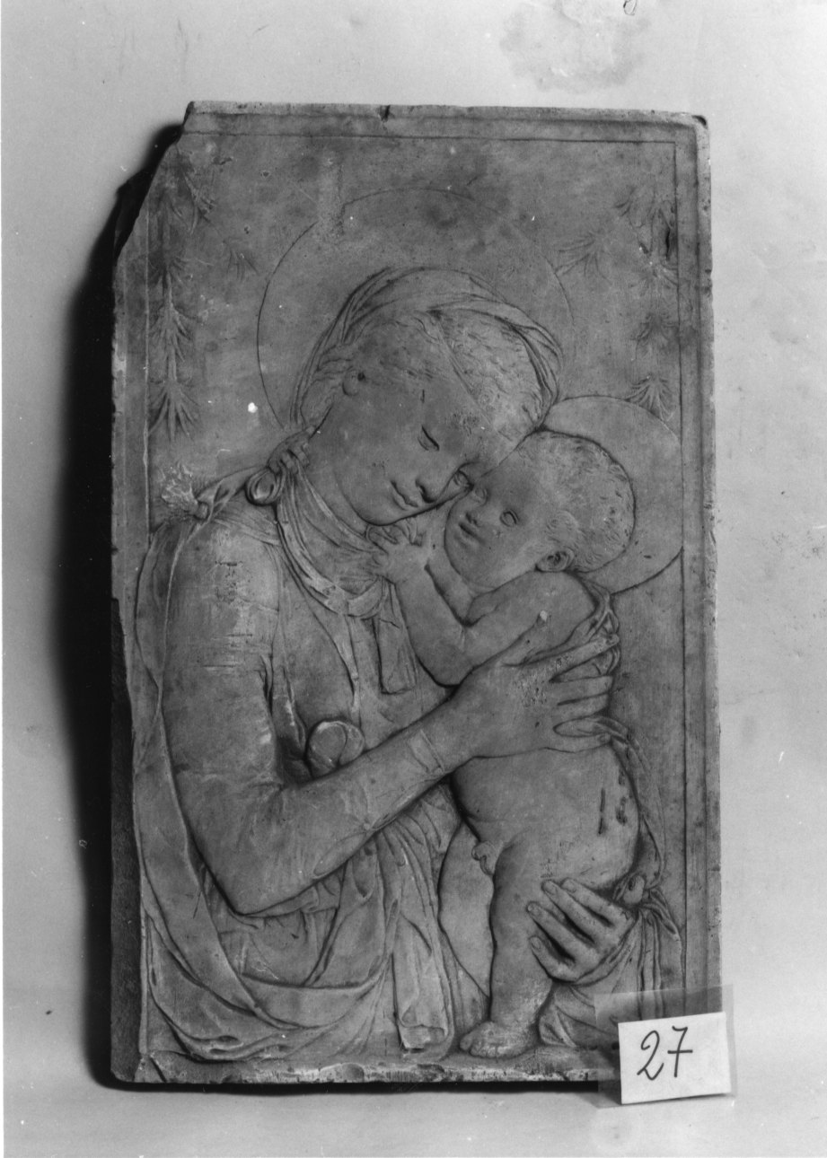 Madonna con Bambino (rilievo, opera isolata) - produzione piemontese (seconda metà sec. XIX)