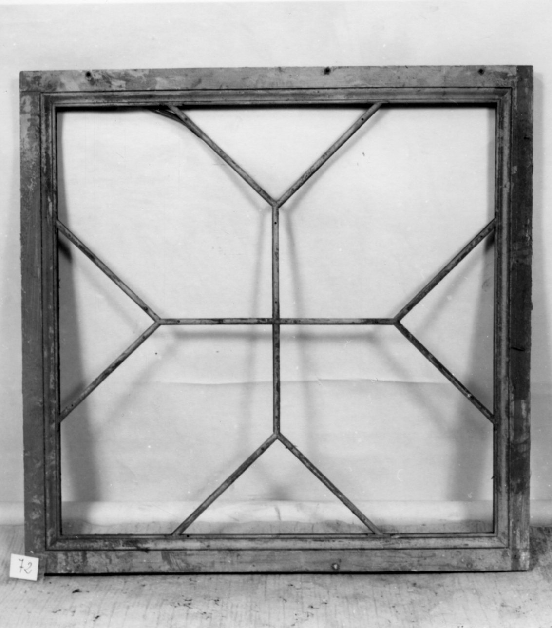 finestra, opera isolata - produzione piemontese (prima metà sec. XX)