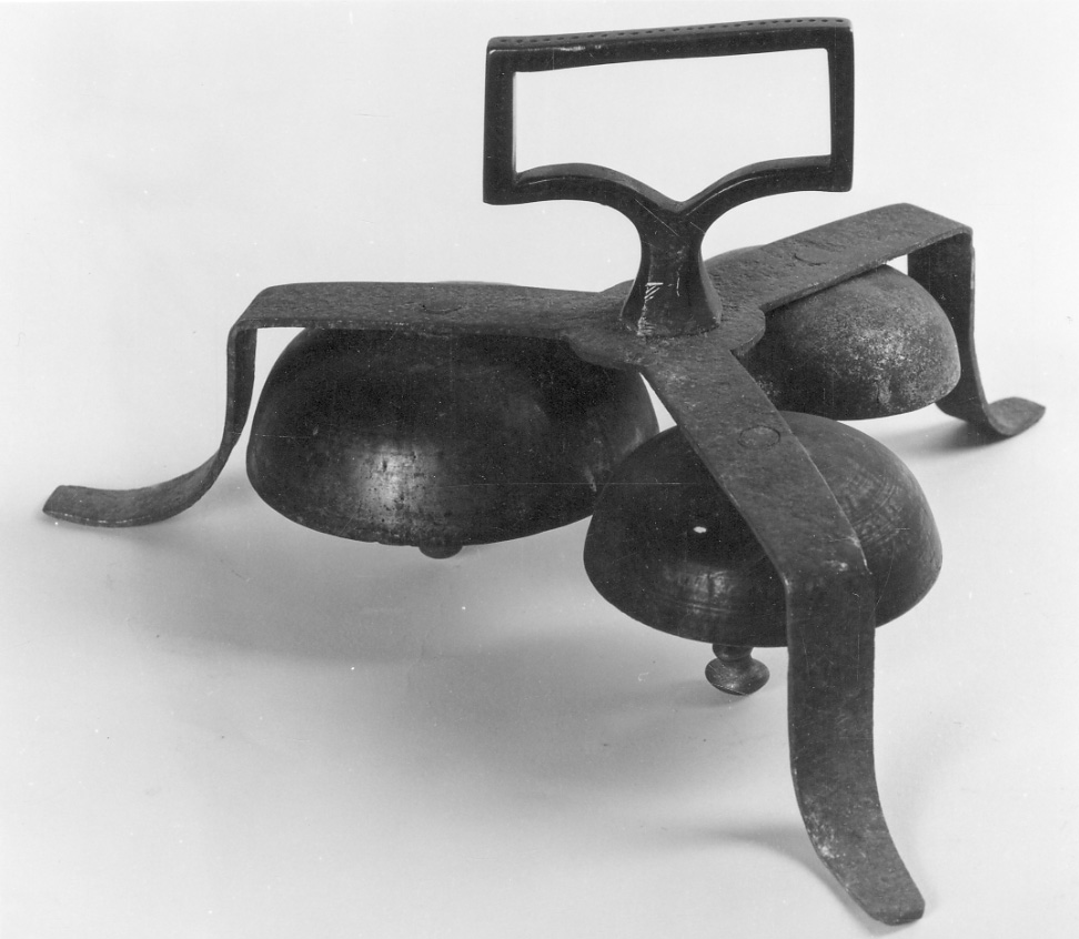 campanello d'altare multiplo, opera isolata - ambito piemontese (sec. XVIII)