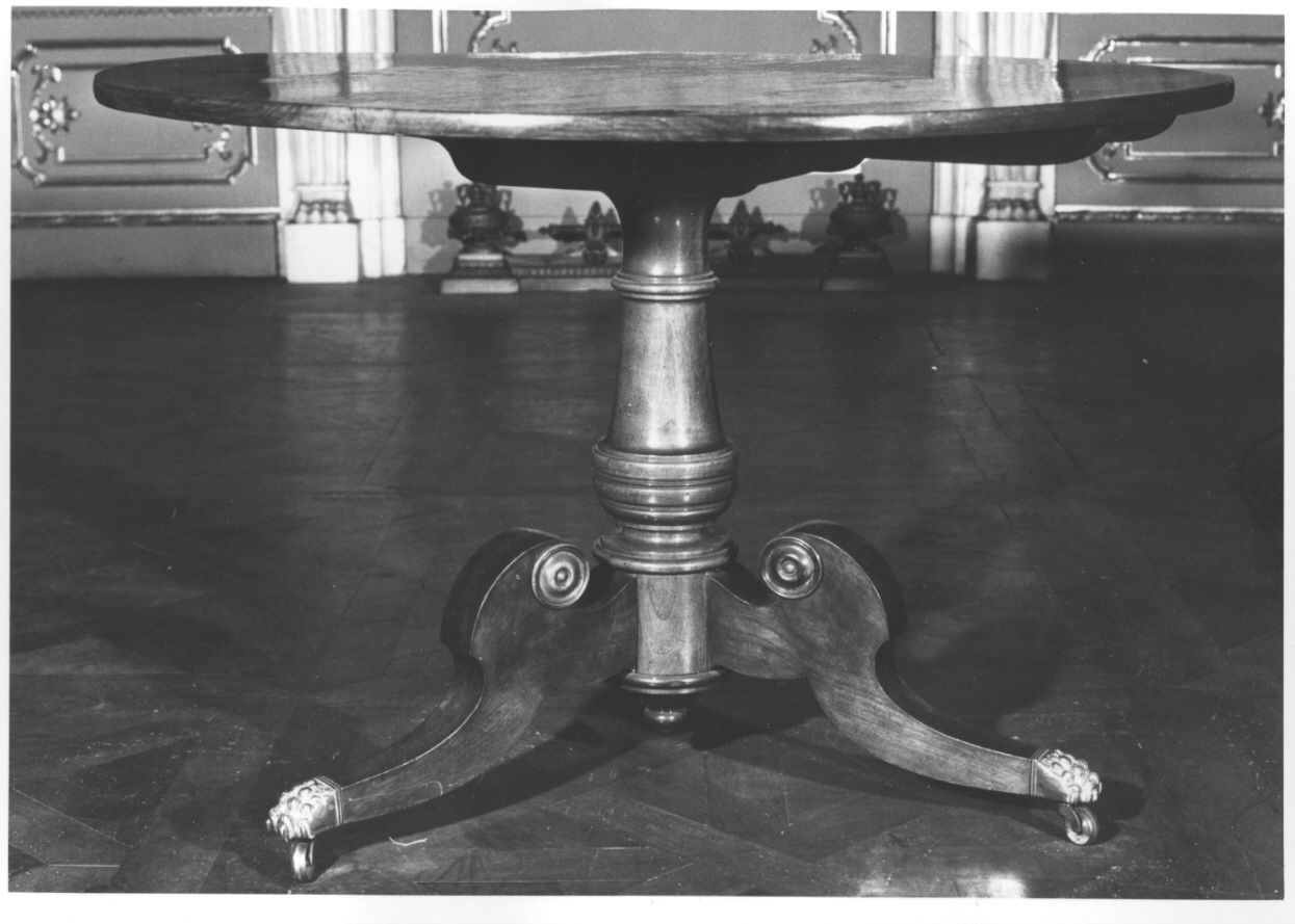 tavolo, opera isolata - ambito piemontese (secondo quarto sec. XIX)