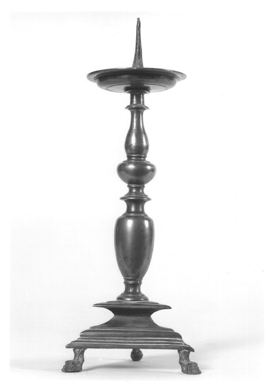 candeliere d'altare, serie - ambito lombardo-novarese (sec. XVII)