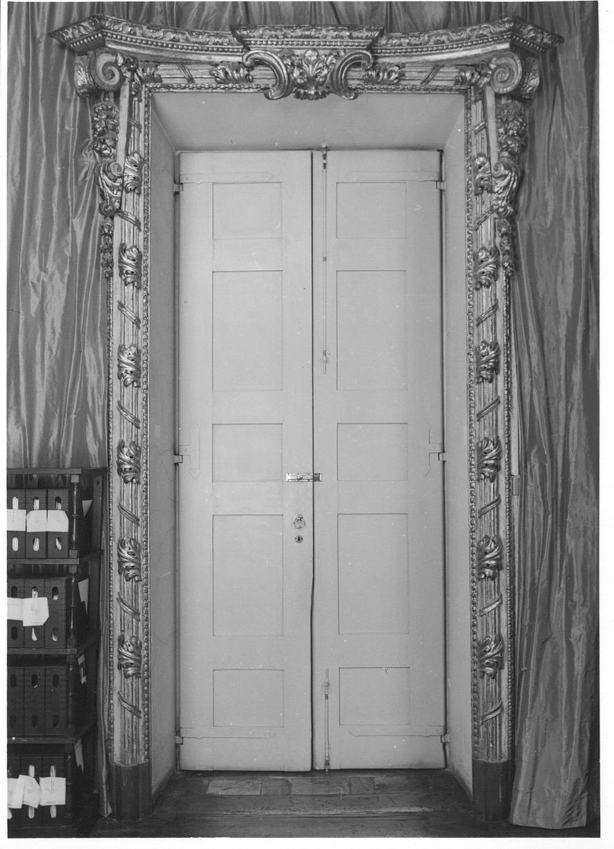 mostra di porta, opera isolata - bottega piemontese (fine/inizio secc. XVII/ XVIII)