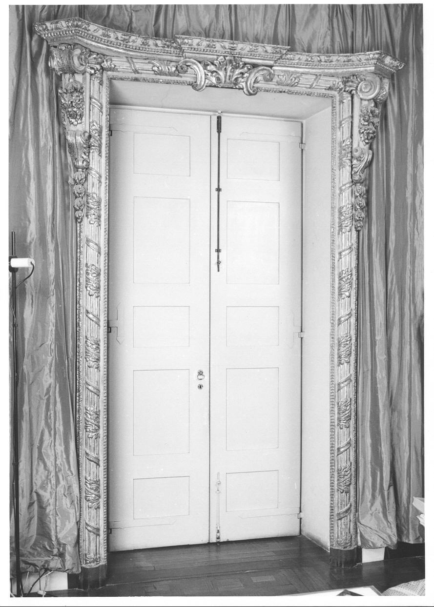 mostra di porta, opera isolata - bottega piemontese (fine/inizio secc. XVII/ XVIII)